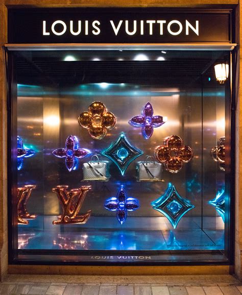 jeff koons louis vuitton windows|jeff koons fashion designer.